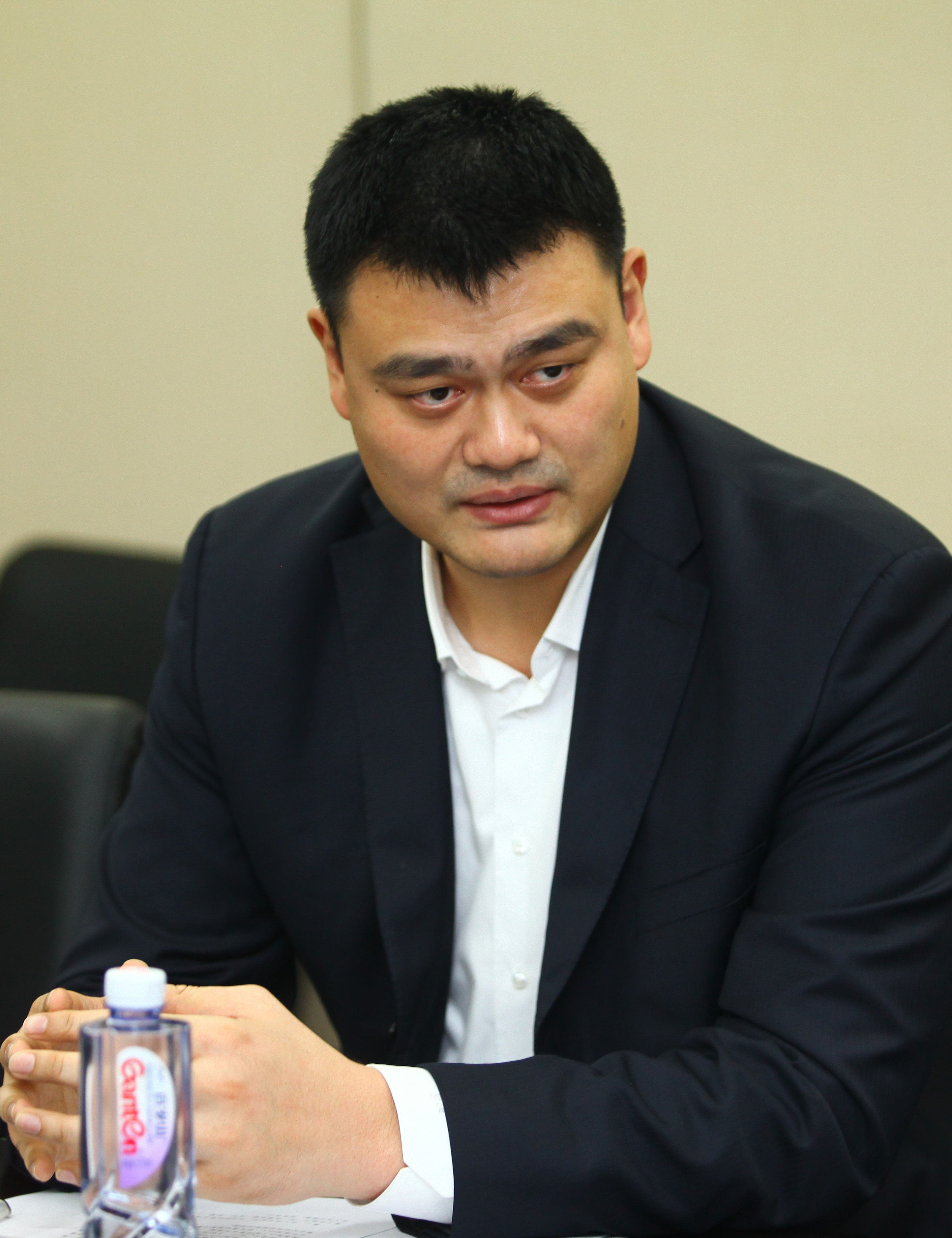 事实上